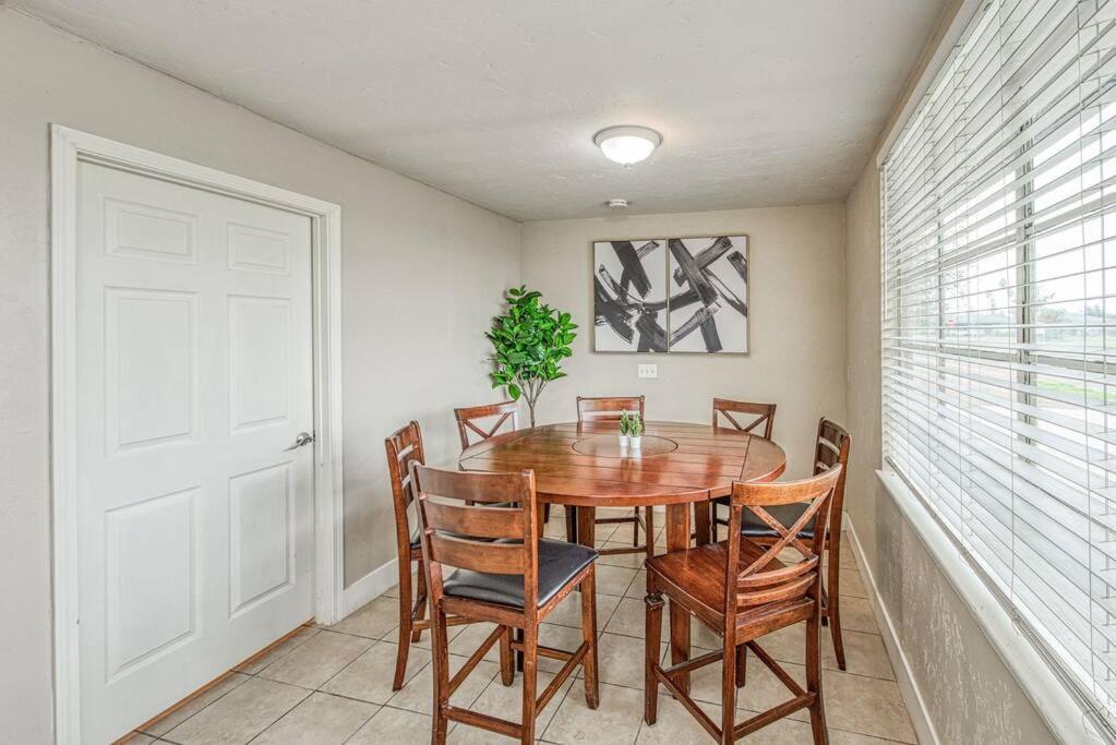 Renovated Minutes From State / Airport * Fresno