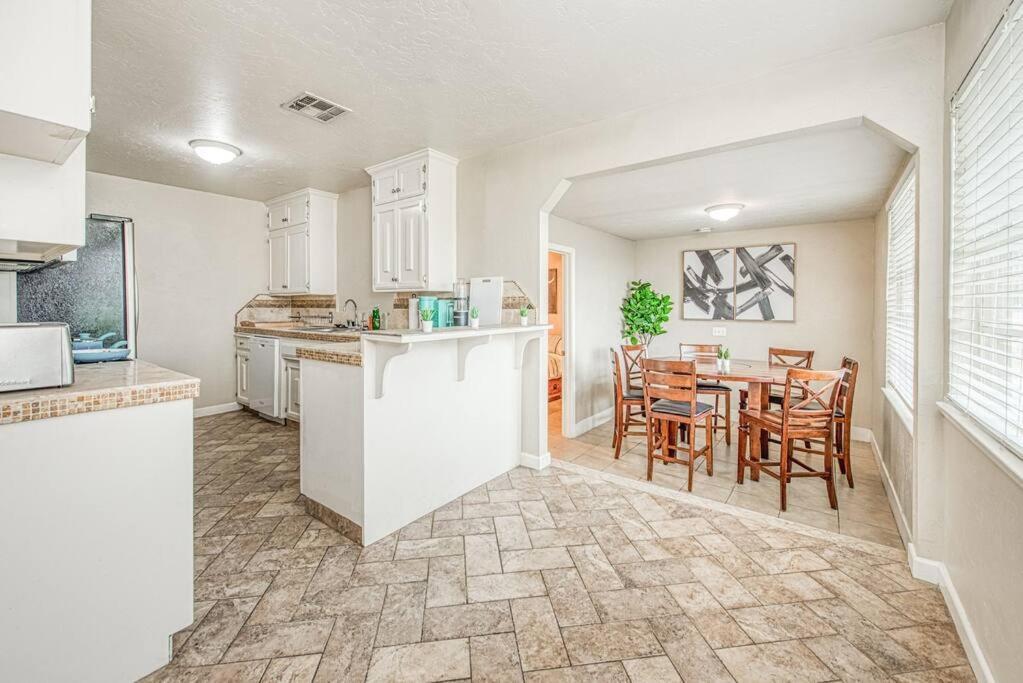 Renovated Minutes From State / Airport