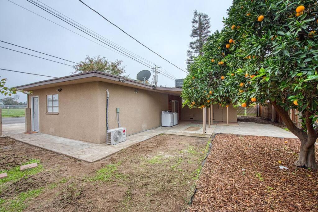 Renovated Minutes From State / Airport Apartamento *